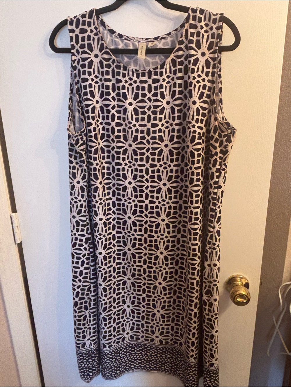 Tacera Sleeveless Geo-Pattern Midi Dress - Black & White